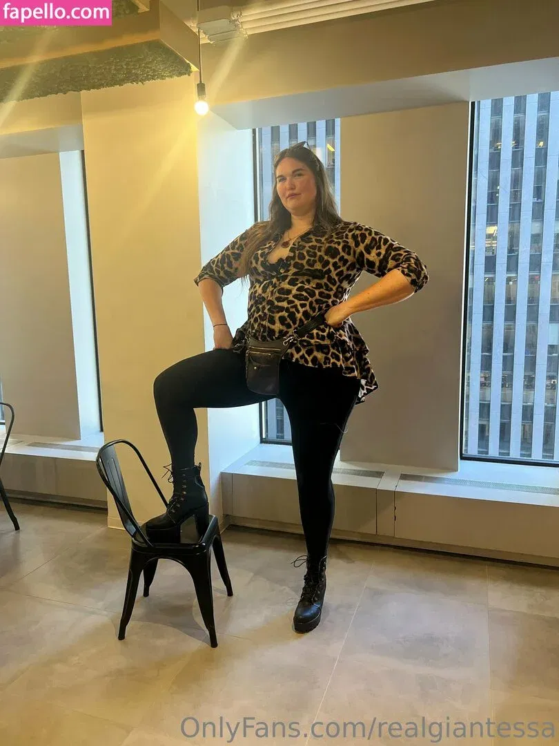 realgiantessa Onlyfans Photo Gallery 