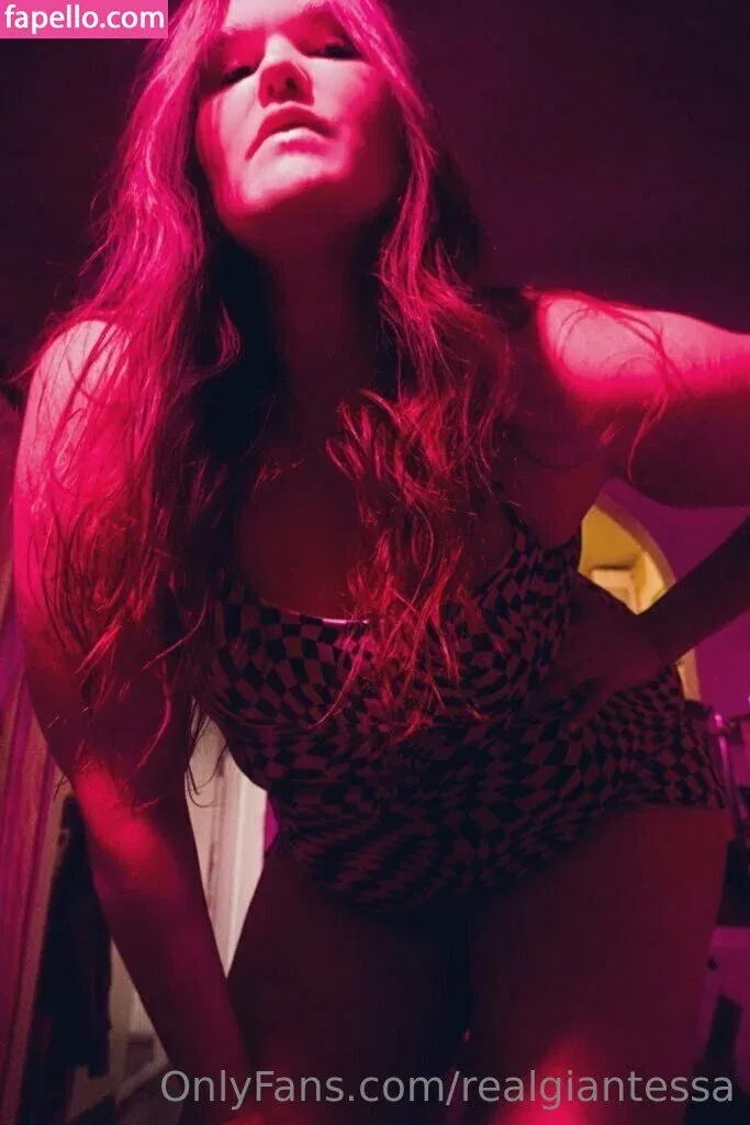 realgiantessa Onlyfans Photo Gallery 