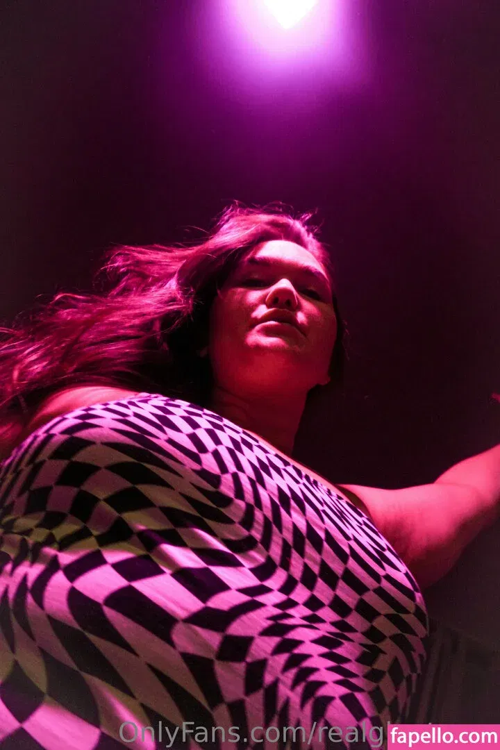 realgiantessa Onlyfans Photo Gallery 