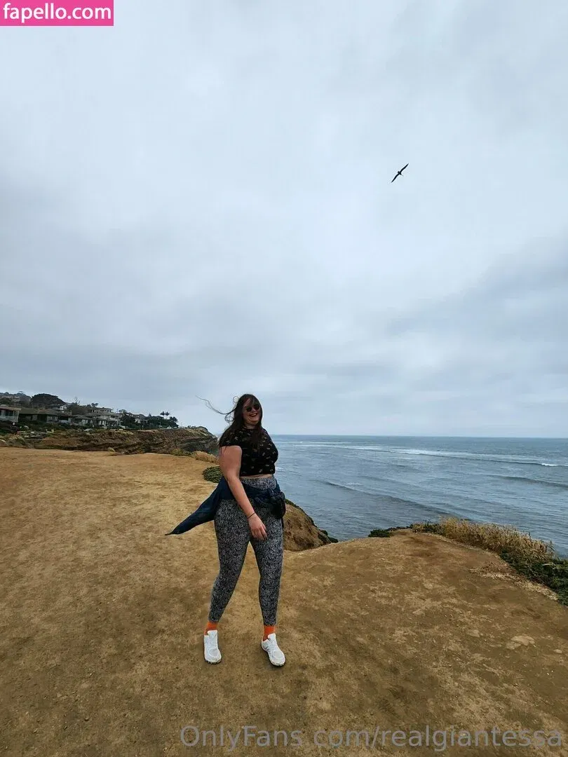 realgiantessa Onlyfans Photo Gallery 