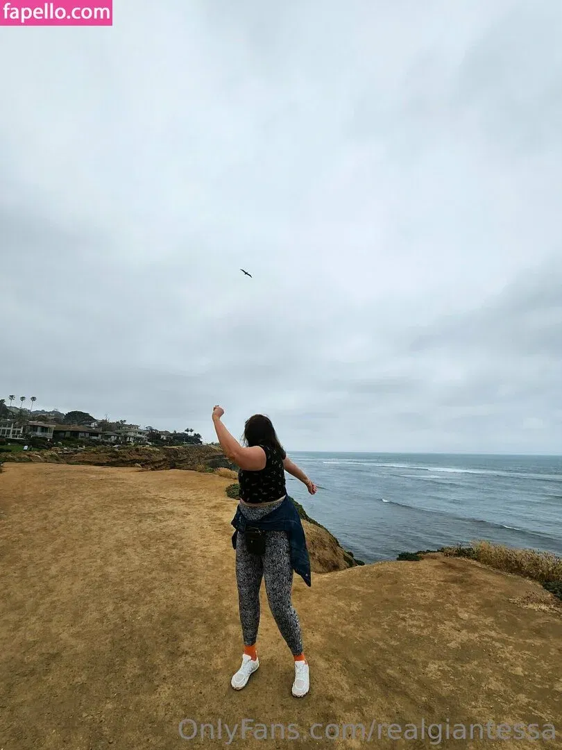 realgiantessa Onlyfans Photo Gallery 