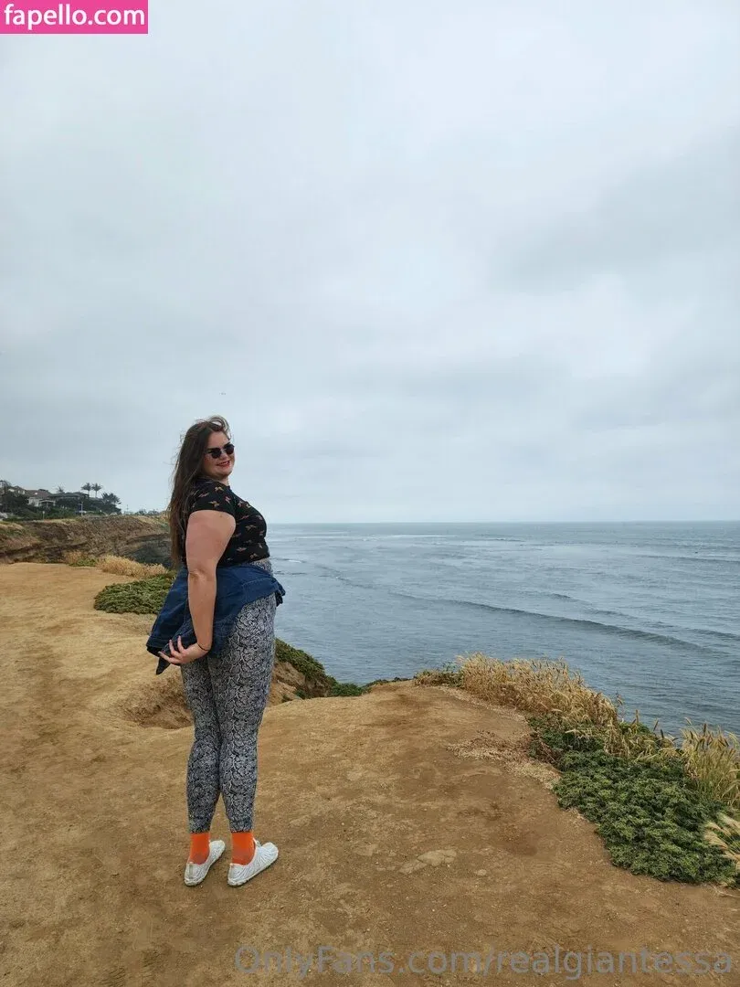 realgiantessa Onlyfans Photo Gallery 