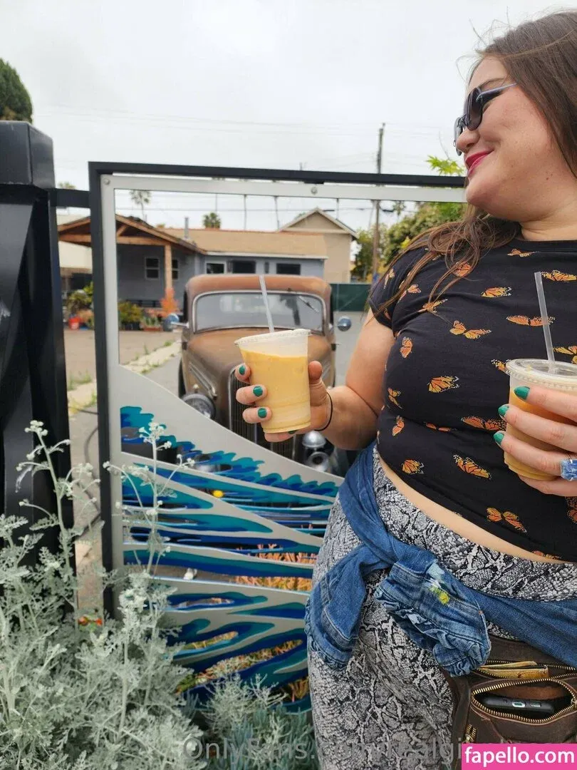 realgiantessa Onlyfans Photo Gallery 