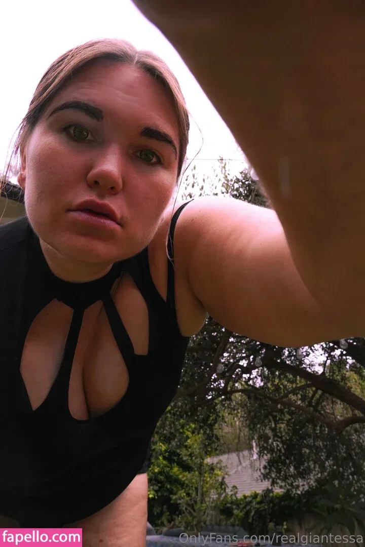 realgiantessa Onlyfans Photo Gallery 