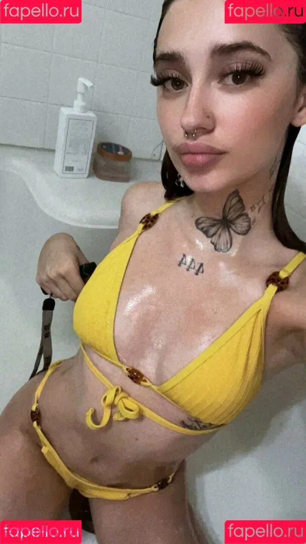 Biddiebb Onlyfans Photo Gallery 