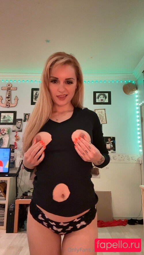 val_next_door Nude Onlyfans Photo 19