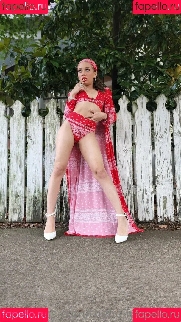 thehollyhendrix Onlyfans Photo Gallery 