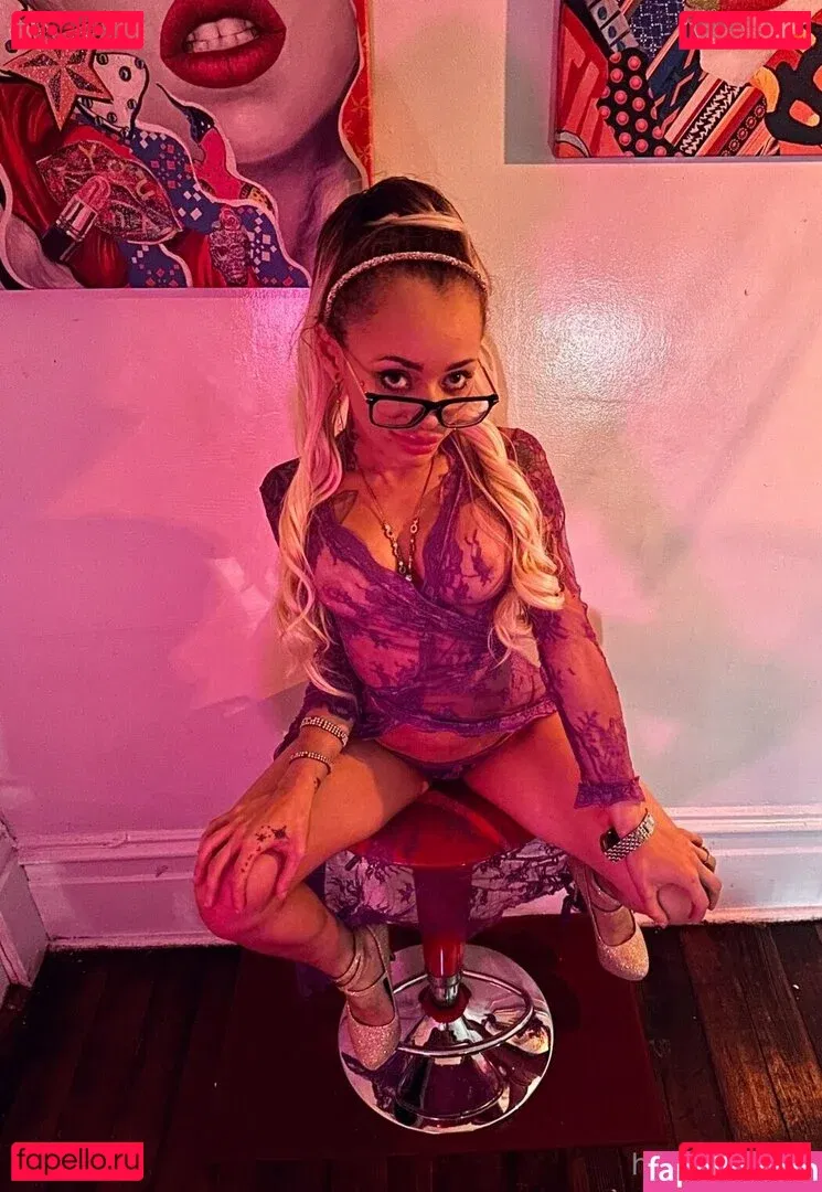 thehollyhendrix Onlyfans Photo Gallery 