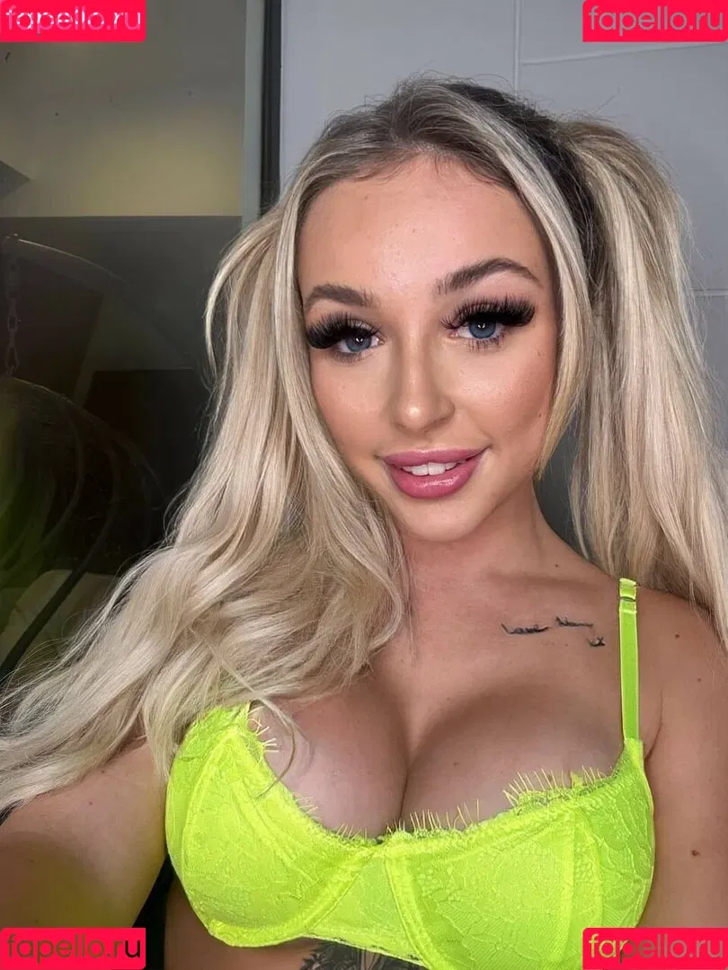 sophielouise1x Onlyfans Photo Gallery 