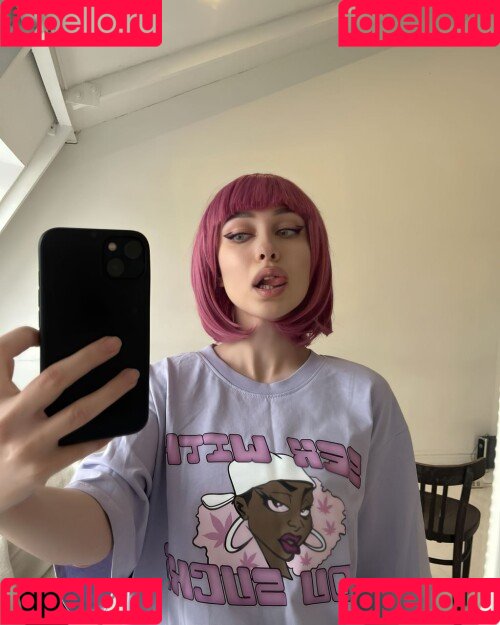 girlwalkingonfire Onlyfans Photo Gallery 