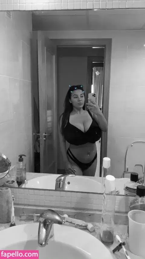 Anneris18 Onlyfans Photo Gallery 