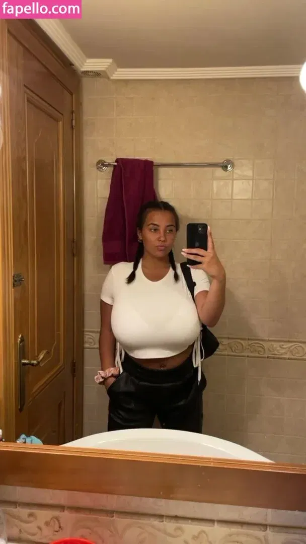 Anneris18 Onlyfans Photo Gallery 