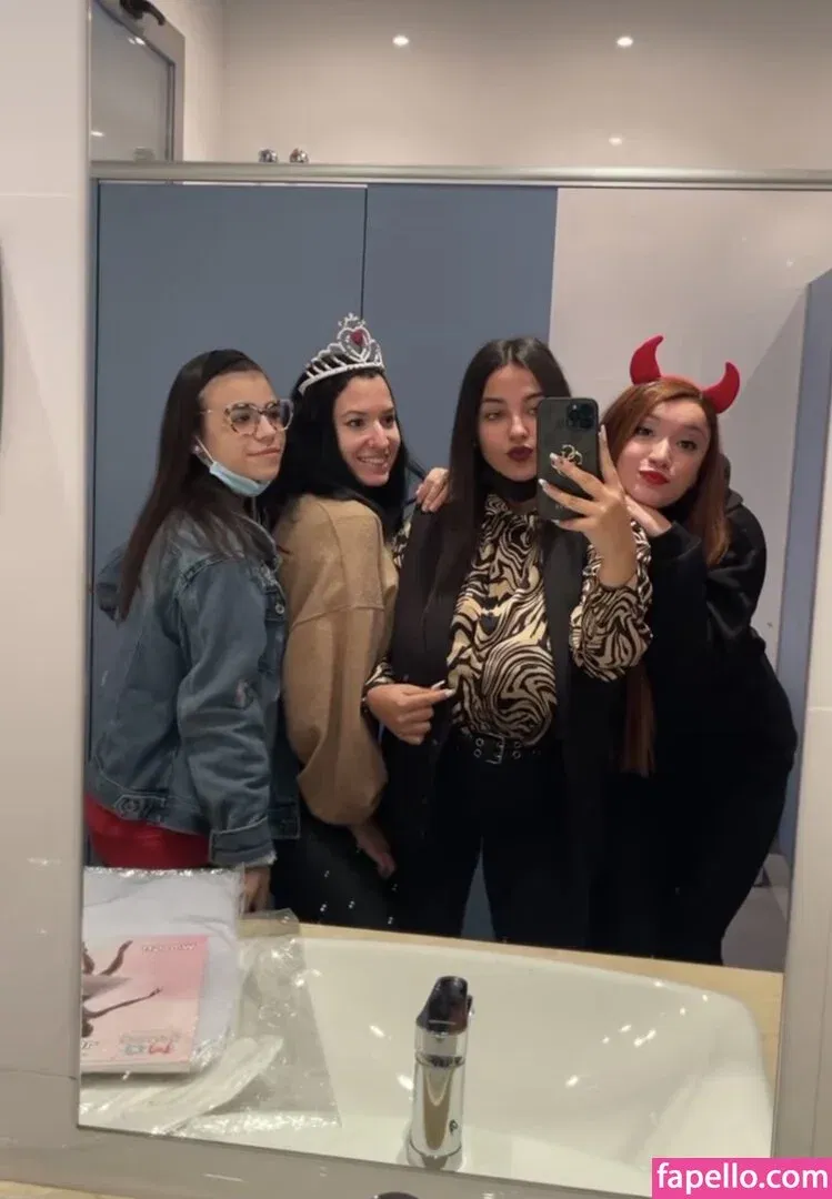 Anneris18 Onlyfans Photo Gallery 