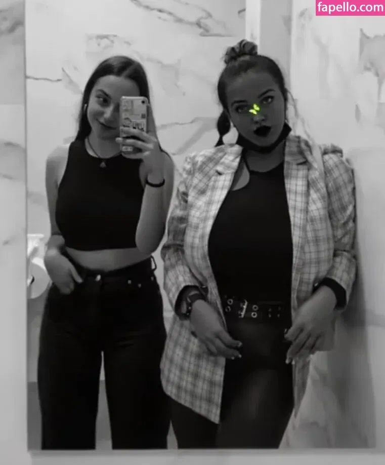 Anneris18 Onlyfans Photo Gallery 