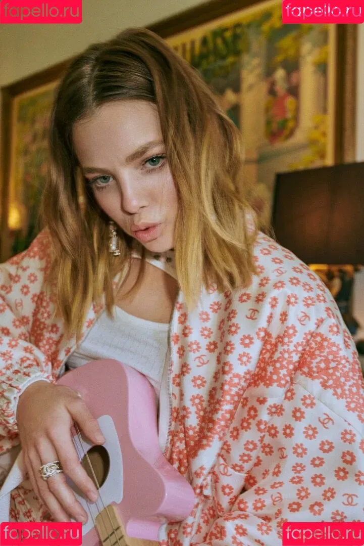 Kristine Froseth Onlyfans Photo Gallery 