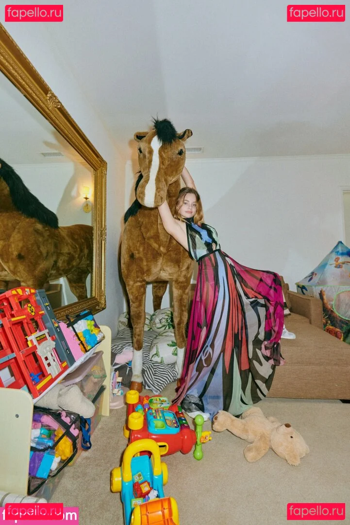 Kristine Froseth Onlyfans Photo Gallery 