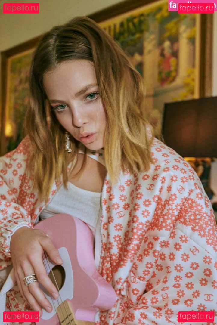 Kristine Froseth Onlyfans Photo Gallery 