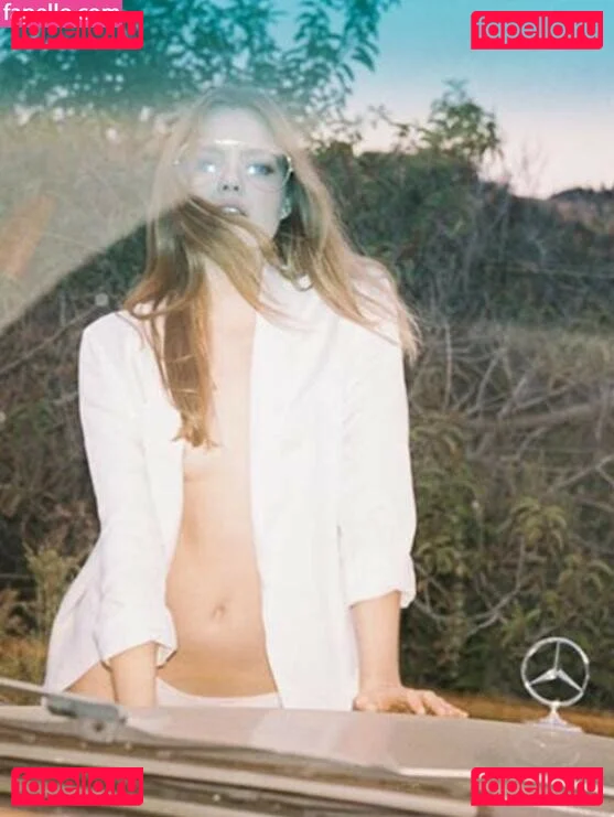 Kristine Froseth Onlyfans Photo Gallery 