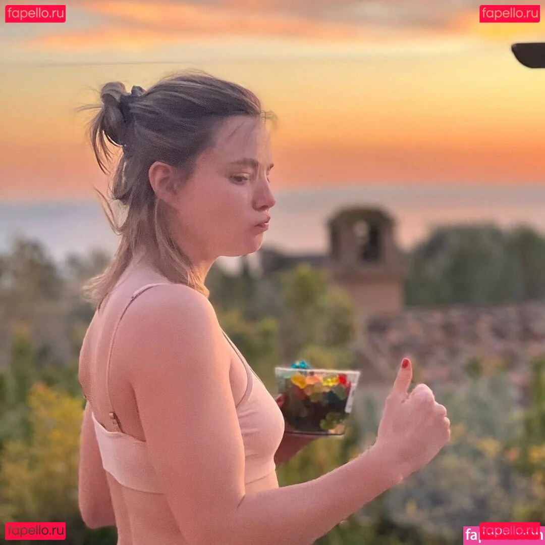 Kristine Froseth Onlyfans Photo Gallery 