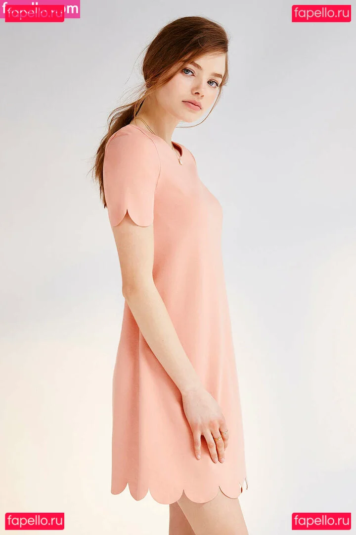 Kristine Froseth Onlyfans Photo Gallery 