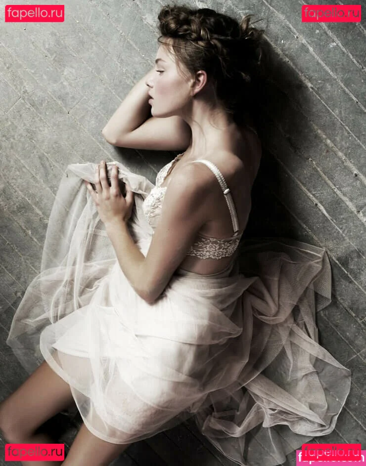 Kristine Froseth Onlyfans Photo Gallery 