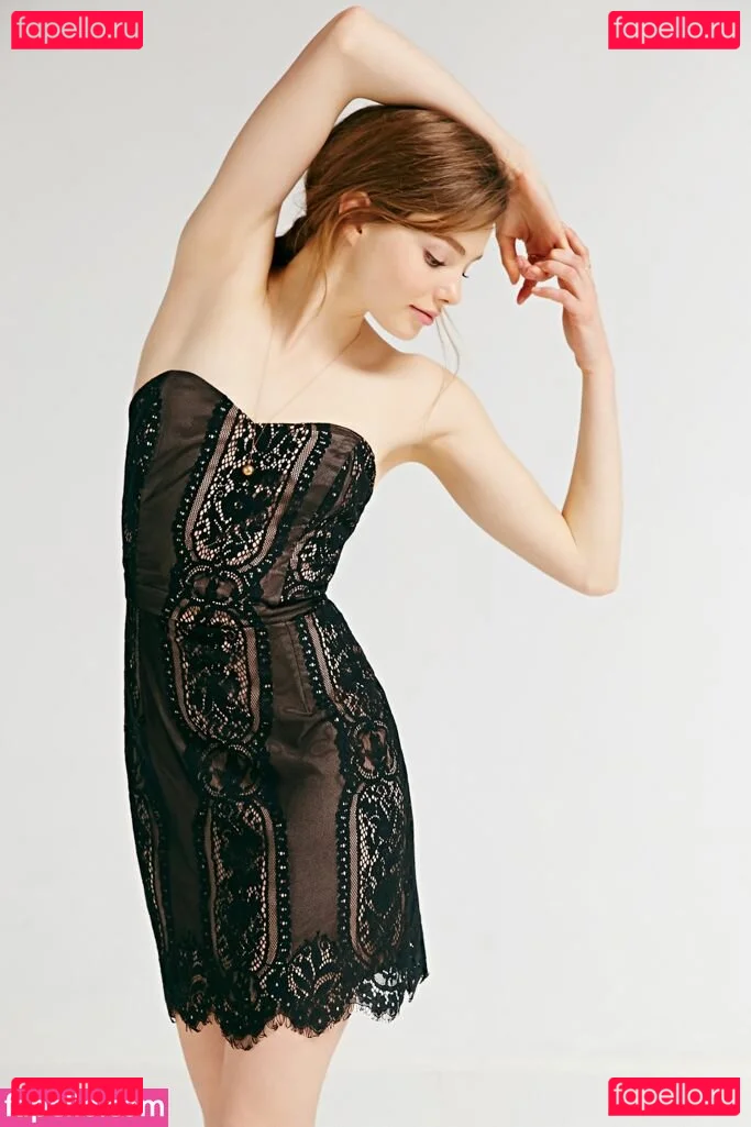 Kristine Froseth Onlyfans Photo Gallery 