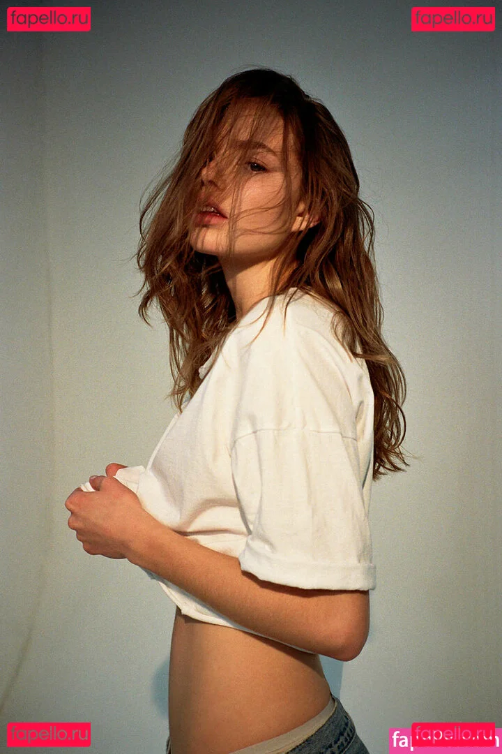 Kristine Froseth Onlyfans Photo Gallery 