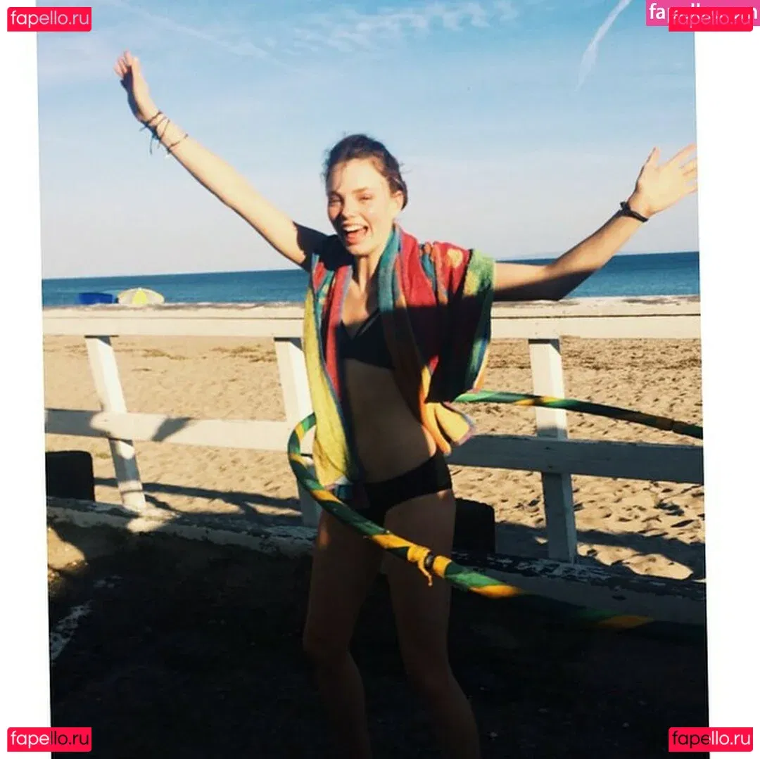 Kristine Froseth Onlyfans Photo Gallery 