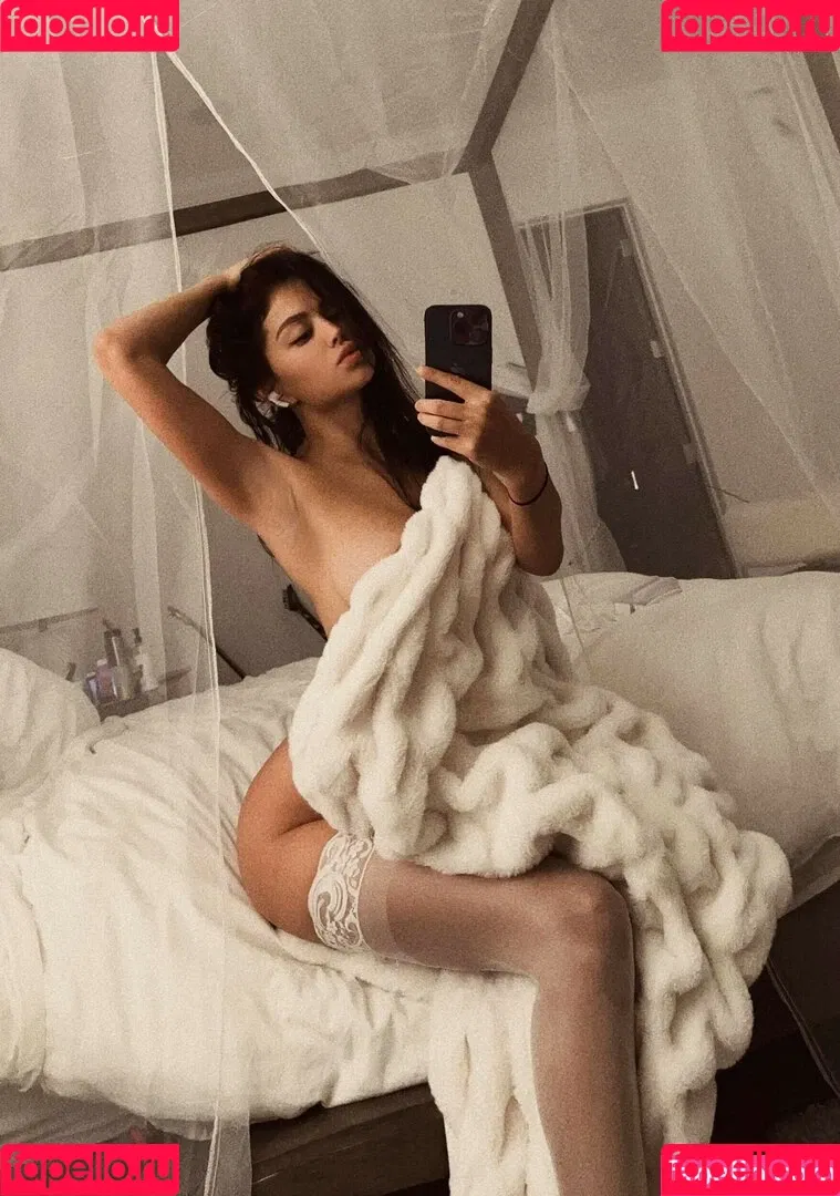 mira_nowhere Onlyfans Photo Gallery 