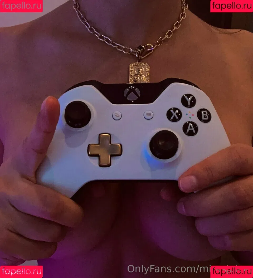 mira_nowhere Onlyfans Photo Gallery 