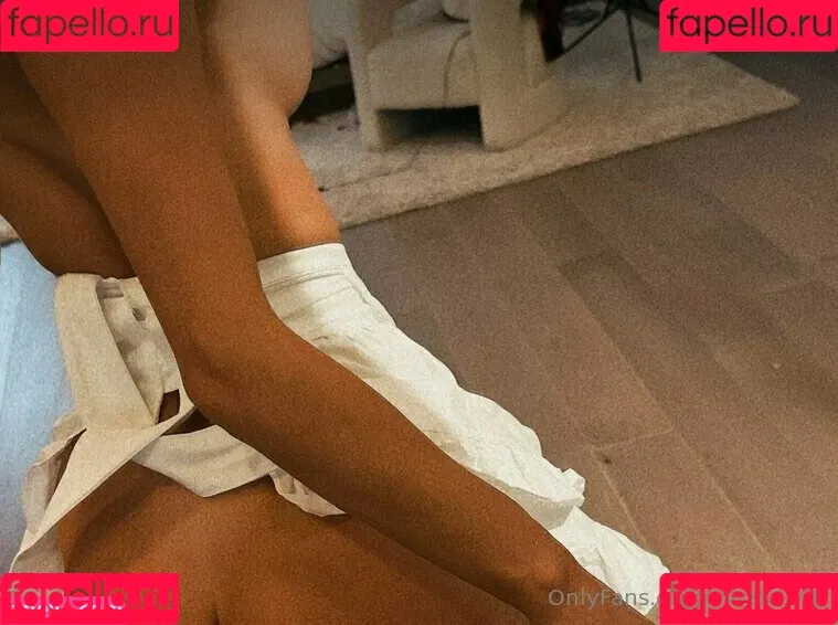 mira_nowhere Onlyfans Photo Gallery 