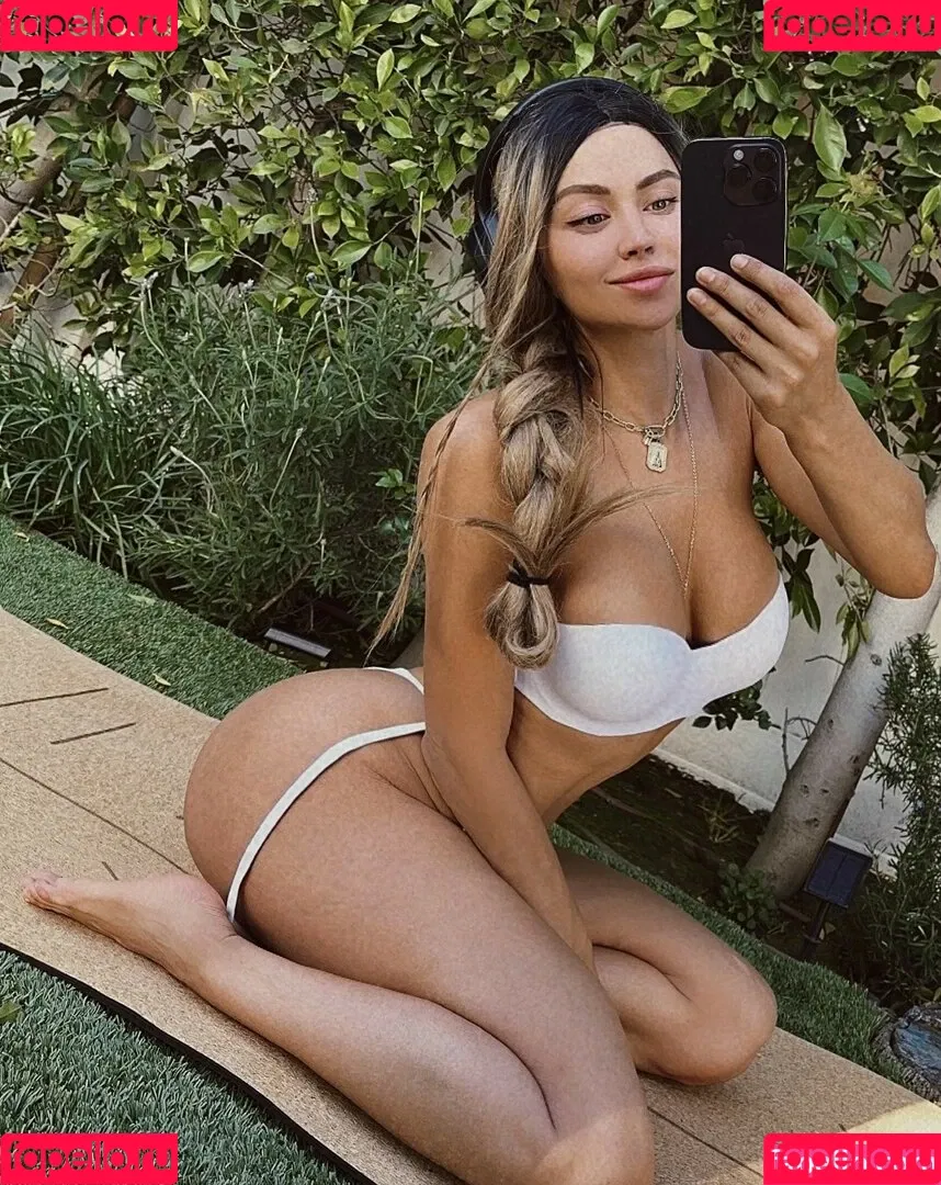 mira_nowhere Onlyfans Photo Gallery 
