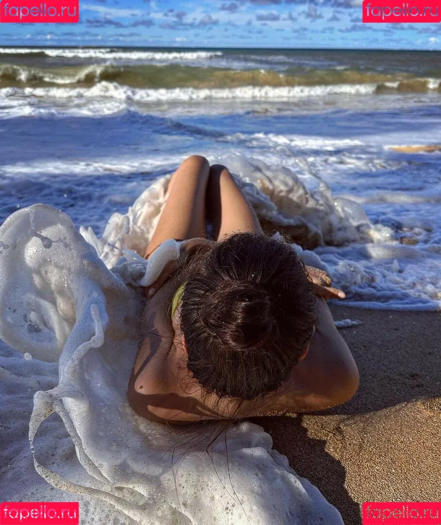 mira_nowhere Onlyfans Photo Gallery 