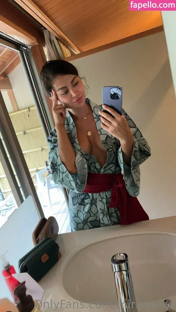 mira_nowhere Onlyfans Photo Gallery 