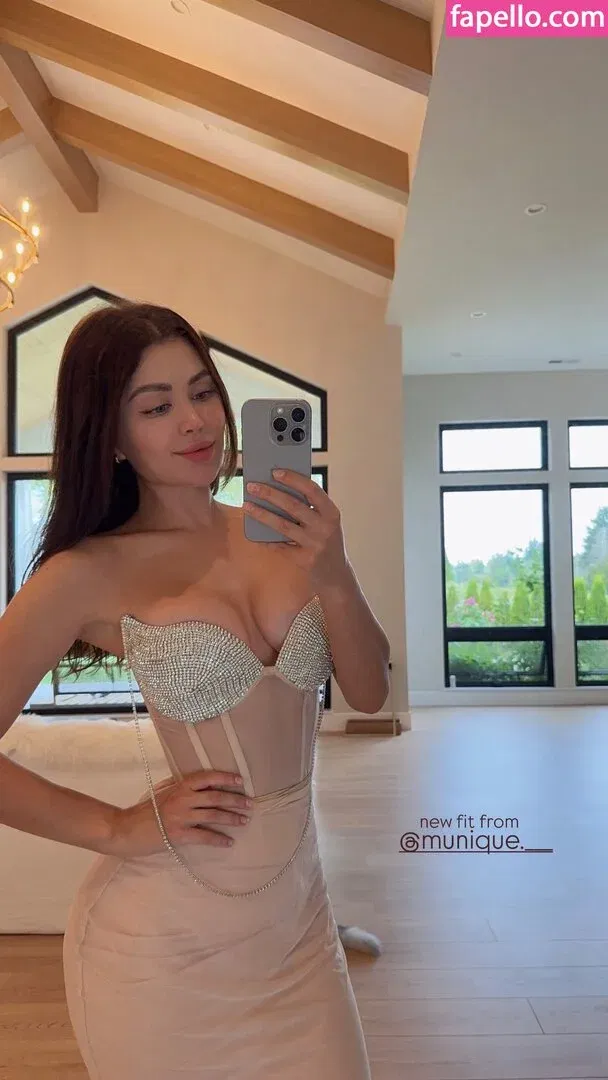 mira_nowhere Onlyfans Photo Gallery 