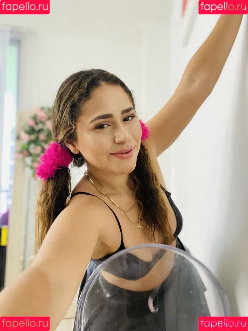 playgirlcarli18 Onlyfans Photo Gallery 