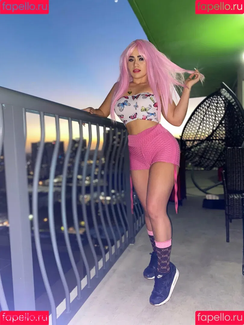playgirlcarli18 Onlyfans Photo Gallery 
