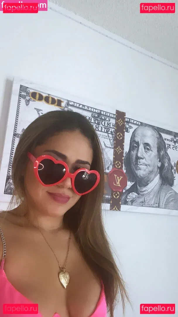 playgirlcarli18 Onlyfans Photo Gallery 