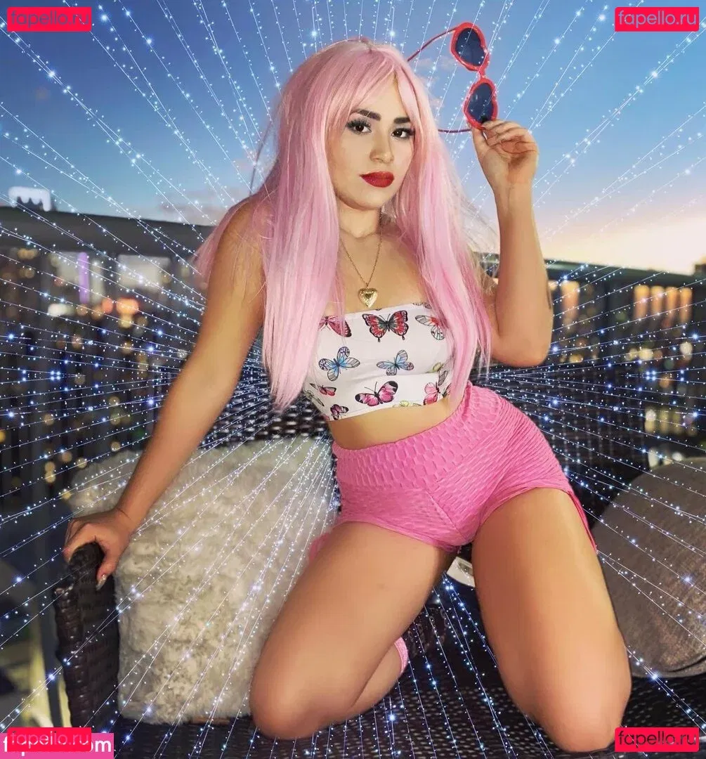 playgirlcarli18 Onlyfans Photo Gallery 