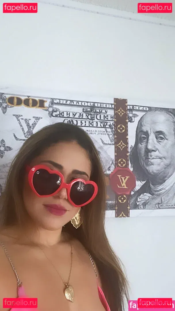 playgirlcarli18 Onlyfans Photo Gallery 