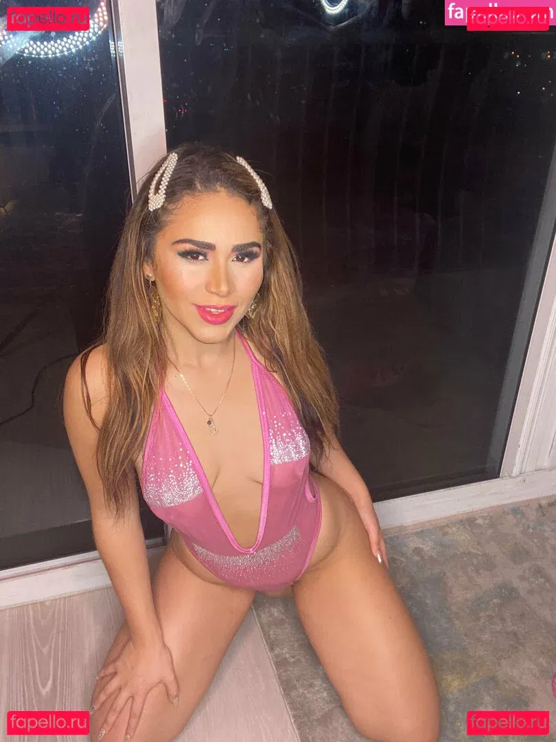 playgirlcarli18 Onlyfans Photo Gallery 