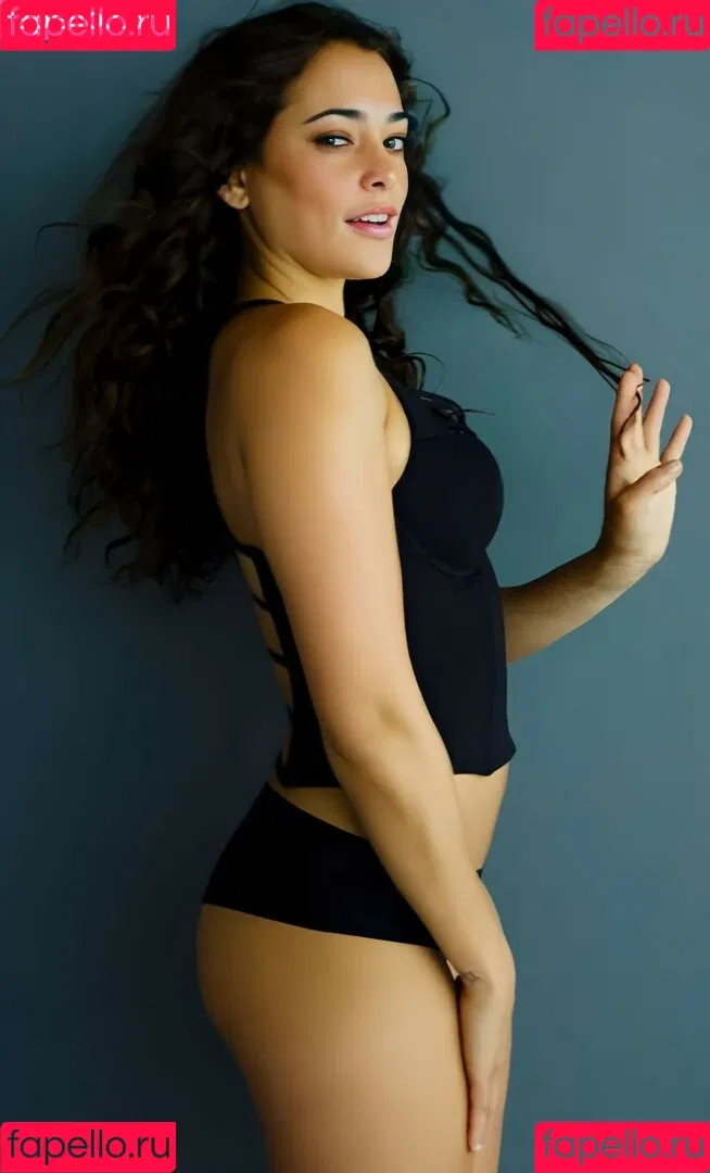 Natalie Martinez Onlyfans Photo Gallery 