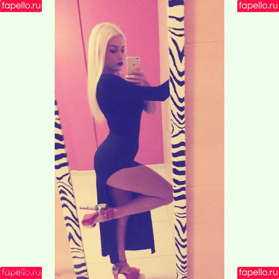Tara Cedres Onlyfans Photo Gallery 