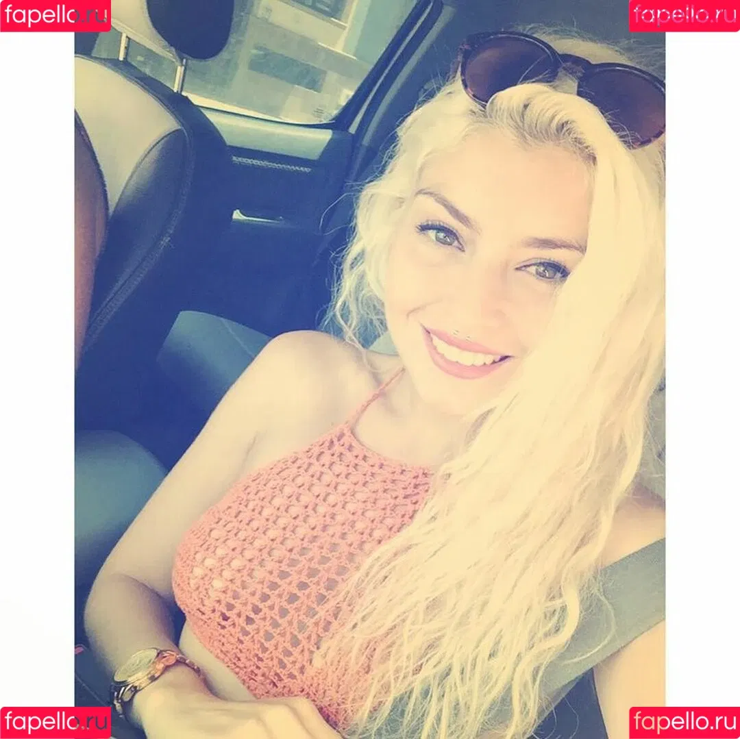 Tara Cedres Onlyfans Photo Gallery 