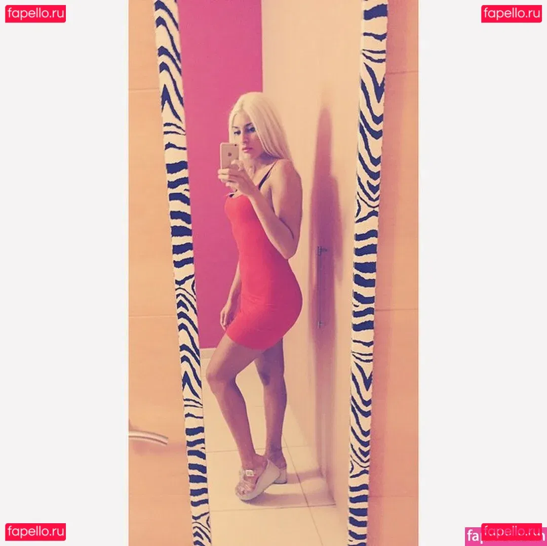 Tara Cedres Onlyfans Photo Gallery 