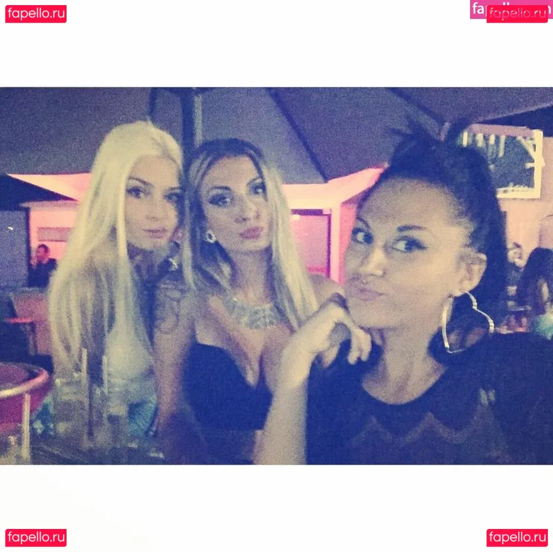 Tara Cedres Onlyfans Photo Gallery 