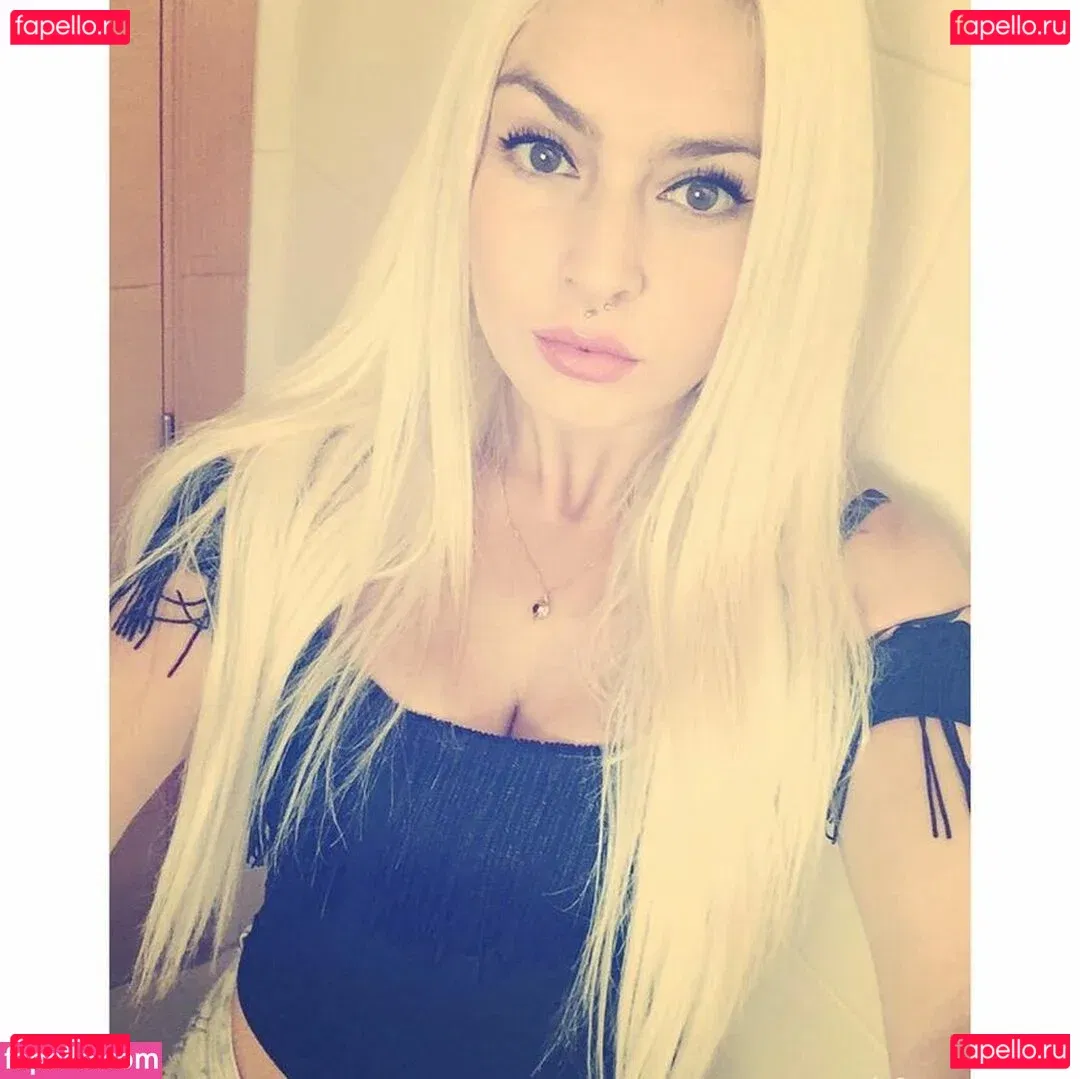 Tara Cedres Onlyfans Photo Gallery 