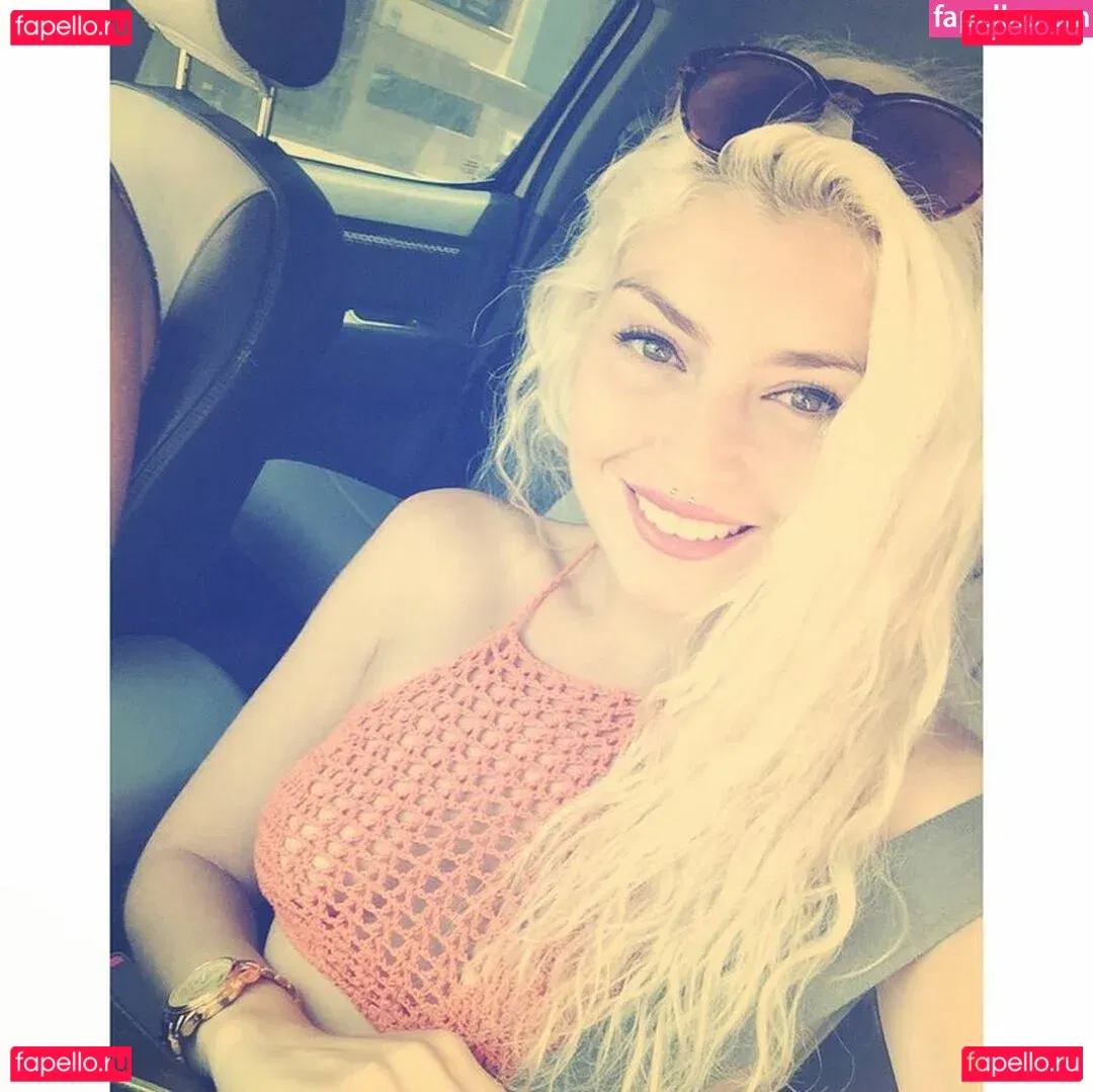 Tara Cedres Onlyfans Photo Gallery 