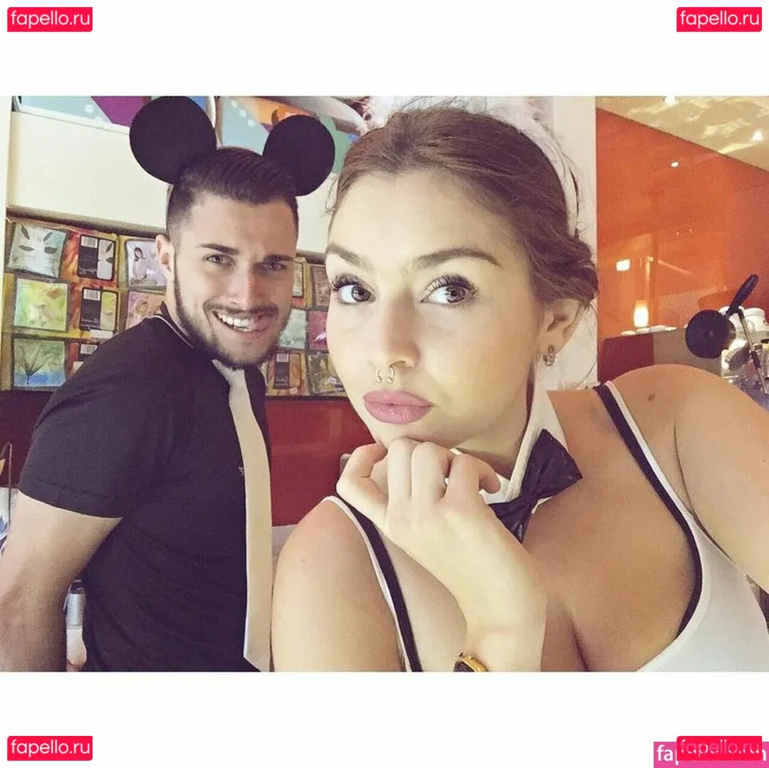 Tara Cedres Onlyfans Photo Gallery 