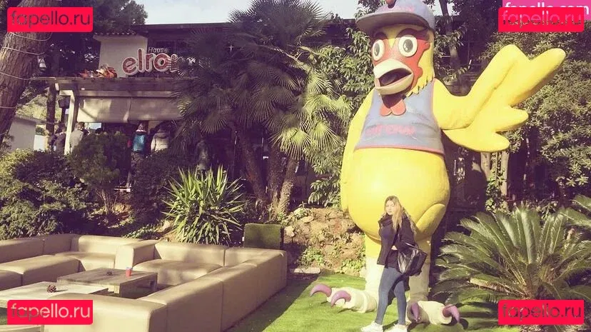 Tara Cedres Onlyfans Photo Gallery 